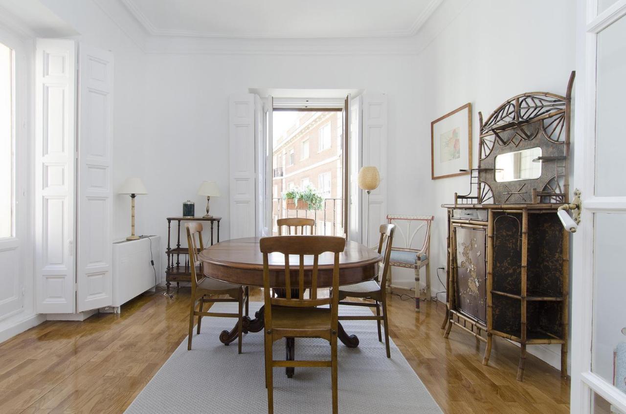 Apartamento Paseo Del Prado II En Madri Exterior foto
