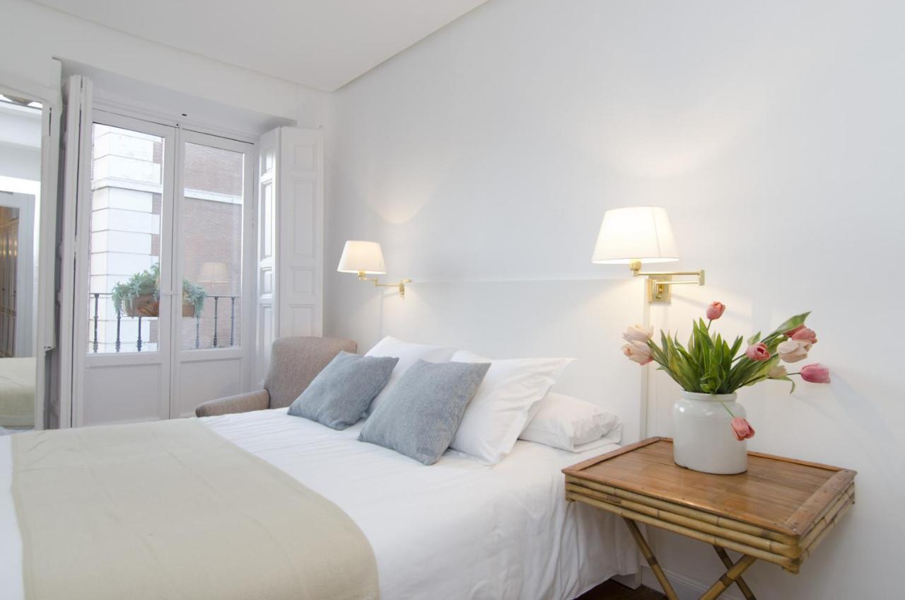 Apartamento Paseo Del Prado II En Madri Exterior foto