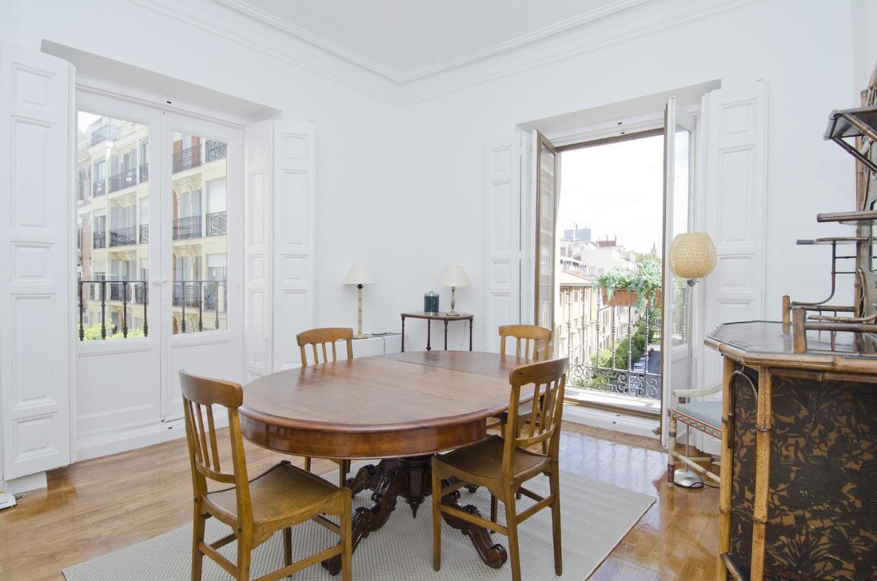 Apartamento Paseo Del Prado II En Madri Exterior foto